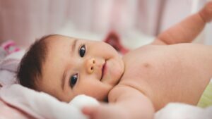 Read more about the article Kelebihan Penyusuan Susu Ibu Buat Ibu dan Bayi.